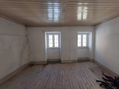 Moradia Geminada T3 Venda em Sabugueiro,Seia