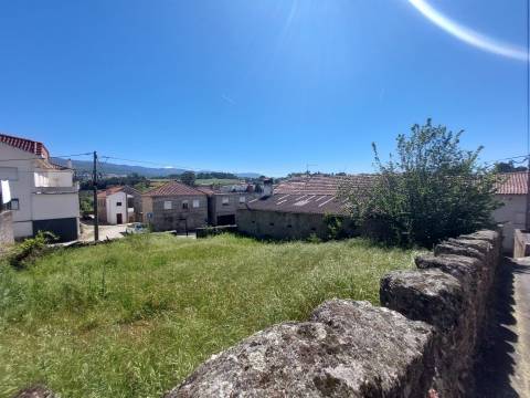 Moradia para Restaurar T2+2 Venda em Nespereira,Gouveia