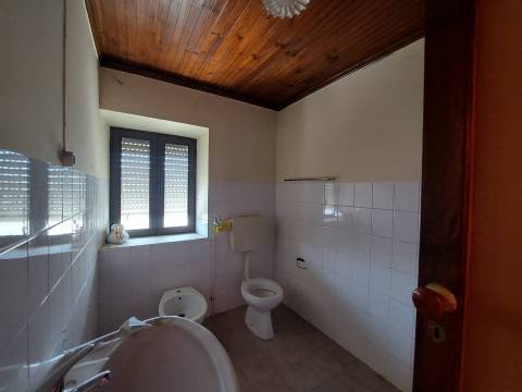 Moradia para Restaurar T2+2 Venda em Nespereira,Gouveia