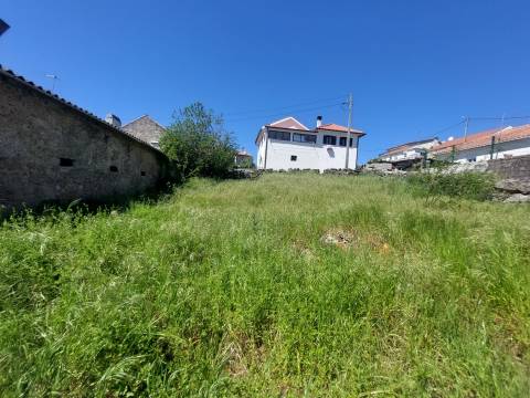 Moradia para Restaurar T2+2 Venda em Nespereira,Gouveia