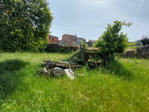 Moradia para Restaurar T3 Venda em Paranhos,Seia