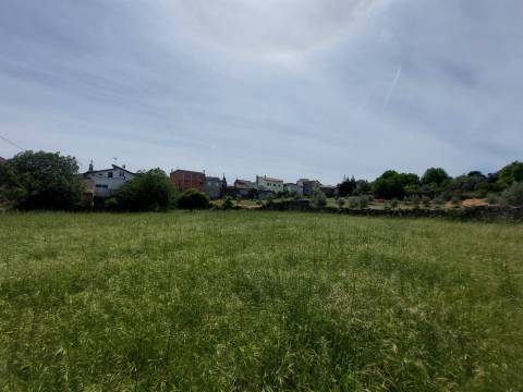 Moradia para Restaurar T3 Venda em Paranhos,Seia