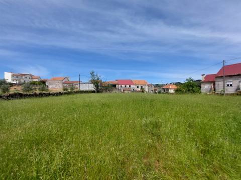 Moradia para Restaurar T3 Venda em Paranhos,Seia