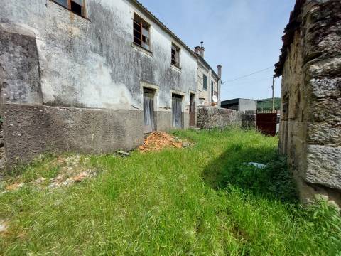 Moradia para Restaurar T3 Venda em Paranhos,Seia