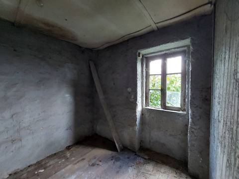 Quintinha com casa habitação