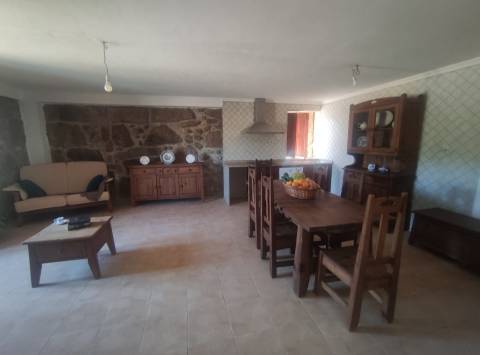 Moradia Isolada T4 Venda em Vila Cortês da Serra,Gouveia