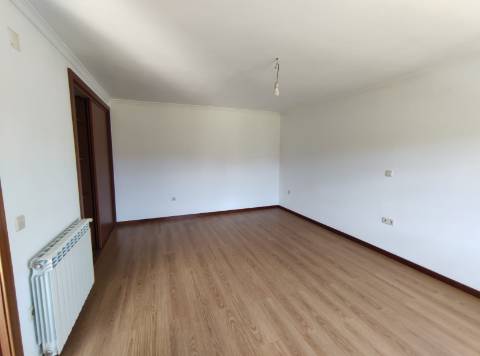 Moradia Isolada T4 Venda em Vila Cortês da Serra,Gouveia