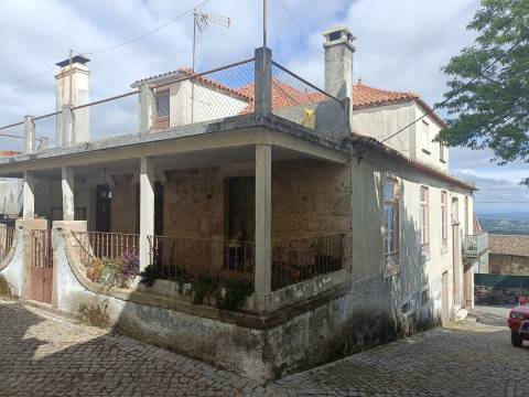 Moradia T9 Venda em Santa Marinha e São Martinho,Seia