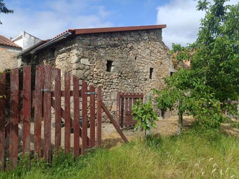 Moradia T9 Venda em Santa Marinha e São Martinho,Seia
