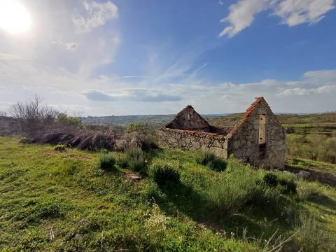 Quinta  Venda em Linhares,Celorico da Beira