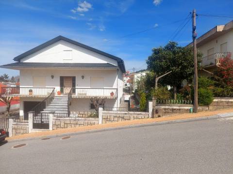 Moradia T4 Venda em Seia, São Romão e Lapa dos Dinheiros,Seia