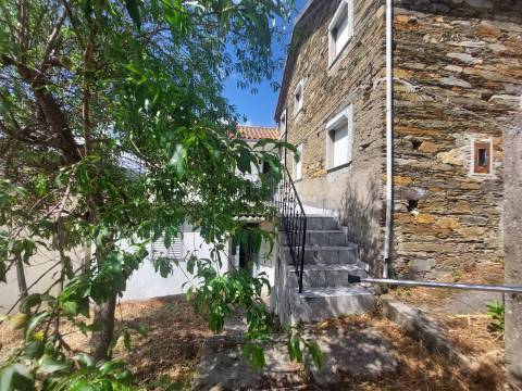 Moradia Geminada T2 Venda em Vide e Cabeça,Seia