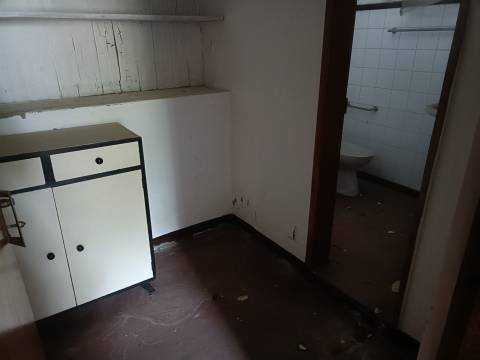 Moradia Geminada T4 Venda em Gouveia,Gouveia