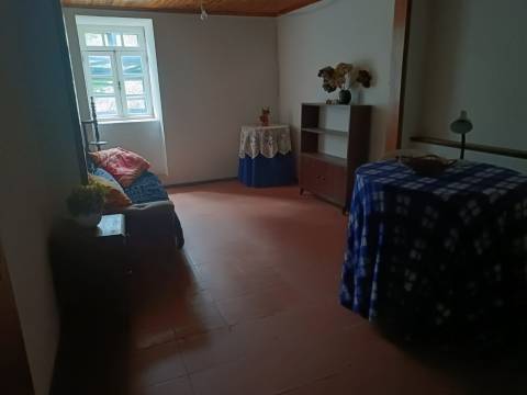 Moradia Geminada T4 Venda em Gouveia,Gouveia