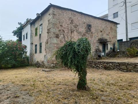 Moradia Geminada T4 Venda em Gouveia,Gouveia