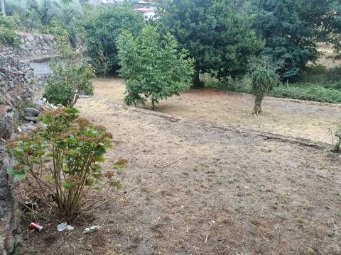 Moradia Geminada T4 Venda em Gouveia,Gouveia