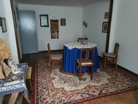 Moradia Geminada T4 Venda em Gouveia,Gouveia