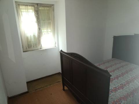 Moradia Geminada T4 Venda em Gouveia,Gouveia