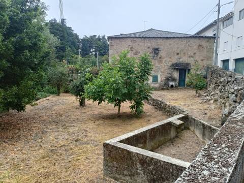 Moradia Geminada T4 Venda em Gouveia,Gouveia