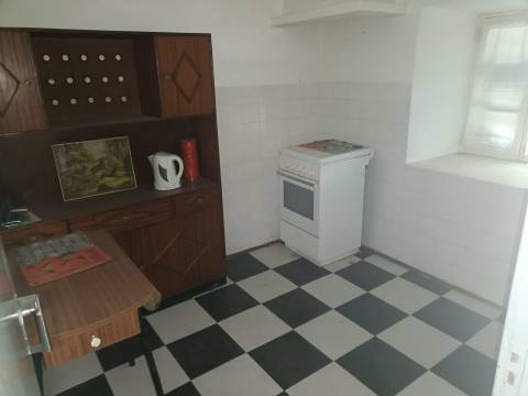 Moradia Geminada T4 Venda em Gouveia,Gouveia