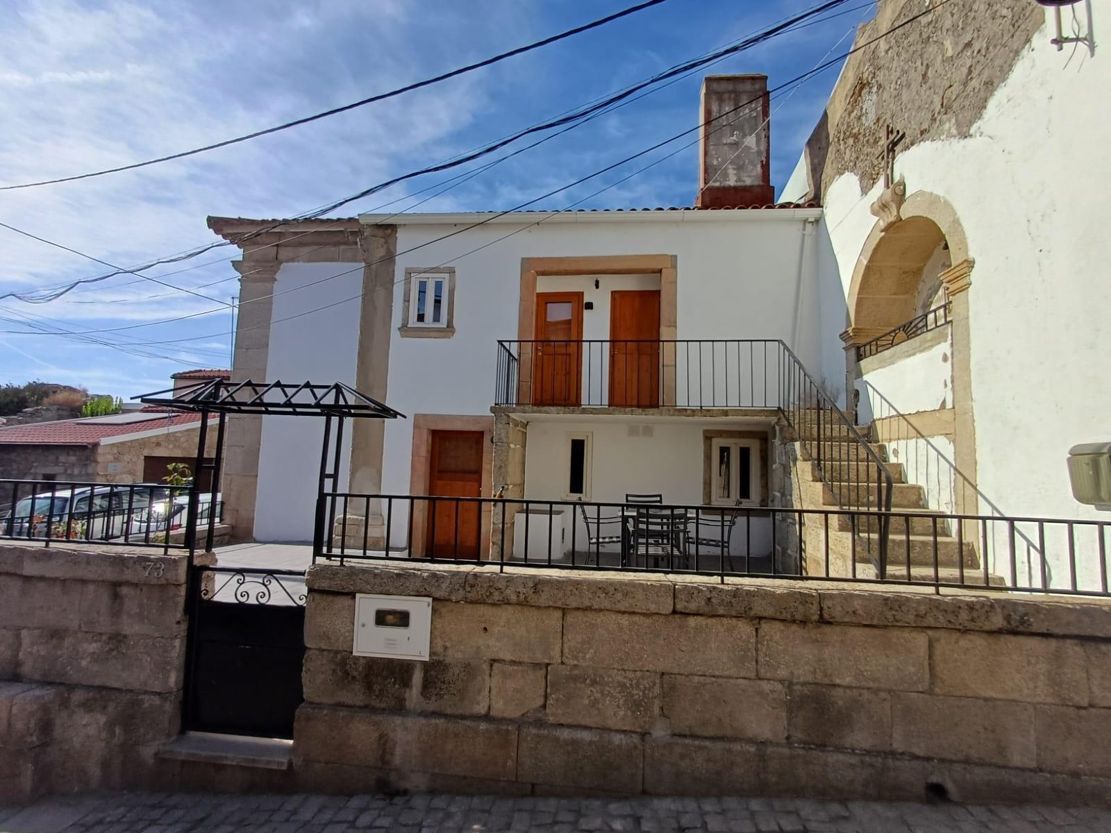 Moradia T4 Venda em Celorico (São Pedro e Santa Maria) e Vila Boa do Mondego,Celorico da Beira