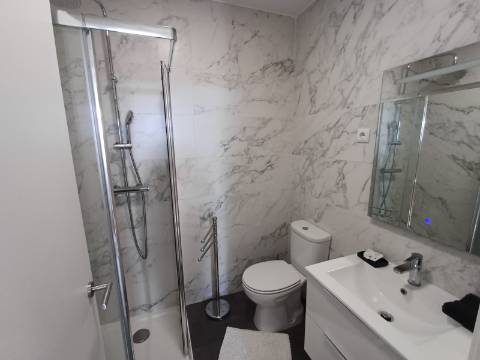 Moradia T4 Venda em Celorico (São Pedro e Santa Maria) e Vila Boa do Mondego,Celorico da Beira