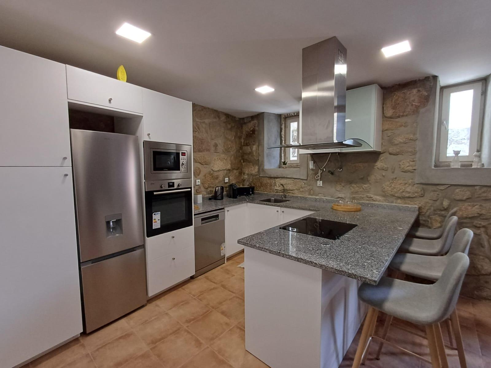 Moradia T4 Venda em Celorico (São Pedro e Santa Maria) e Vila Boa do Mondego,Celorico da Beira