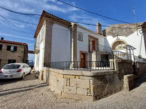 Moradia T4 Venda em Celorico (São Pedro e Santa Maria) e Vila Boa do Mondego,Celorico da Beira