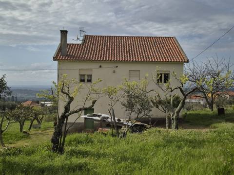 Quinta T3 Venda em Santa Marinha e São Martinho,Seia