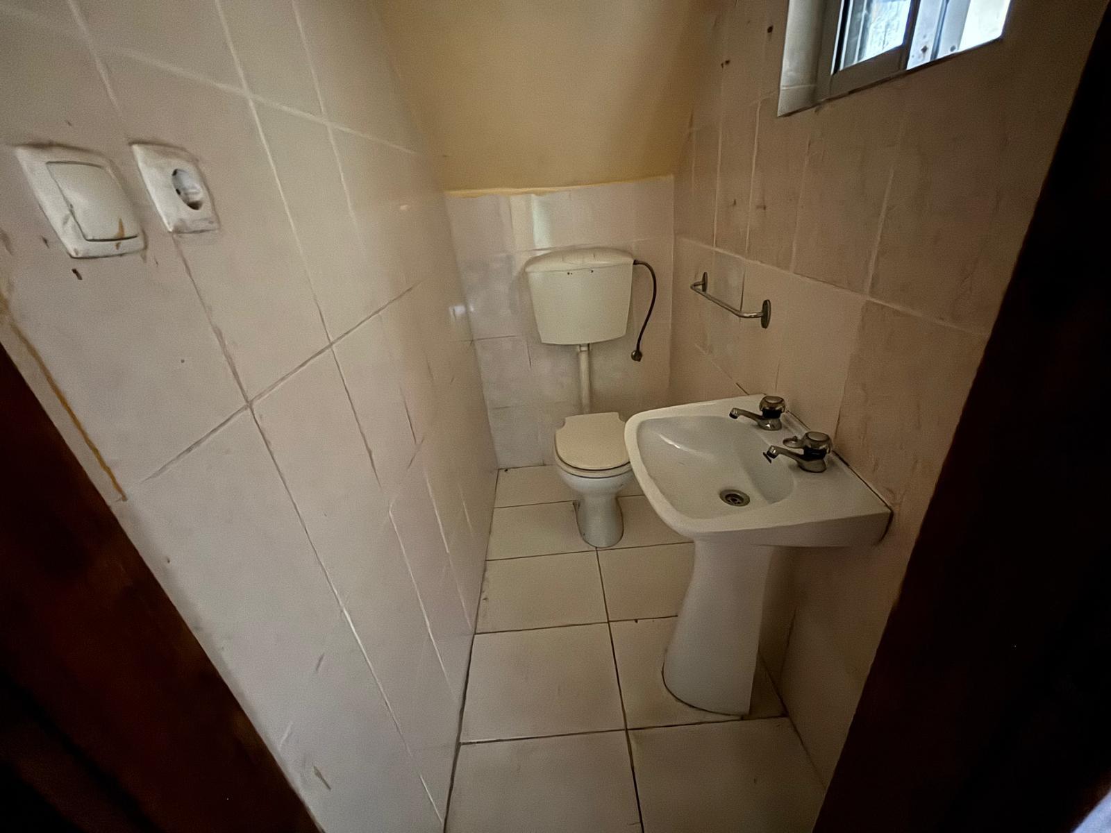 Moradia para Restaurar T4 Venda em Santa Marinha e São Martinho,Seia