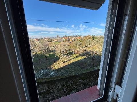 Moradia para Restaurar T4 Venda em Santa Marinha e São Martinho,Seia