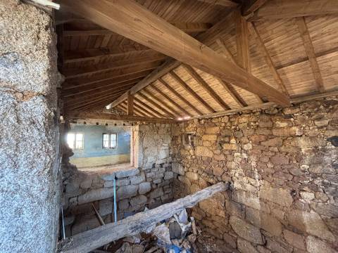 Moradia para Restaurar T0 Venda em Sameice e Santa Eulália,Seia