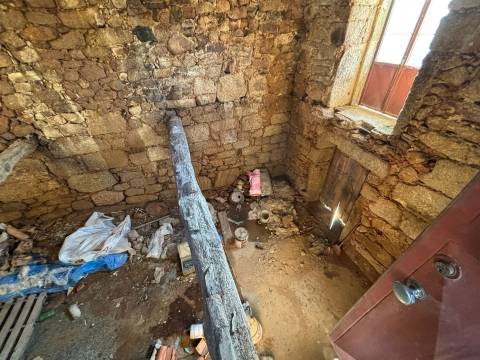 Moradia para Restaurar T0 Venda em Sameice e Santa Eulália,Seia