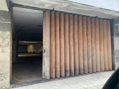 Loja  Venda em Cedofeita, Santo Ildefonso, Sé, Miragaia, São Nicolau e Vitória,Porto