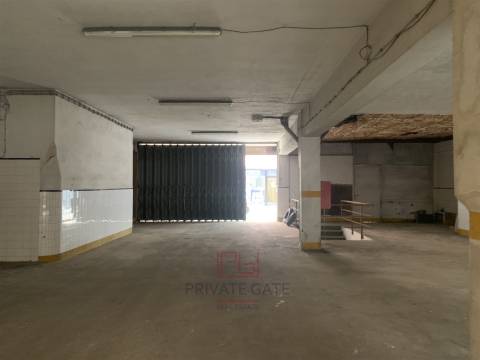 Loja  Venda em Cedofeita, Santo Ildefonso, Sé, Miragaia, São Nicolau e Vitória,Porto