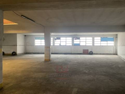 Loja  Venda em Cedofeita, Santo Ildefonso, Sé, Miragaia, São Nicolau e Vitória,Porto