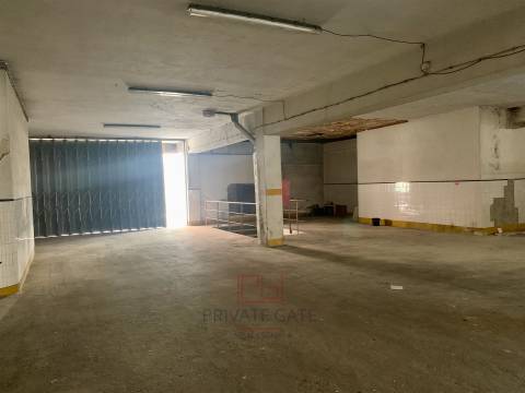 Loja  Venda em Cedofeita, Santo Ildefonso, Sé, Miragaia, São Nicolau e Vitória,Porto