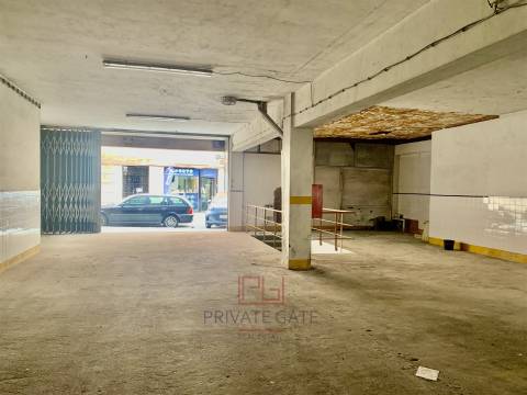 Loja  Venda em Cedofeita, Santo Ildefonso, Sé, Miragaia, São Nicolau e Vitória,Porto