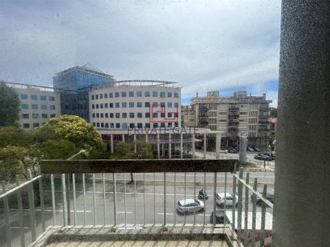 Apartamento T4+1 Venda em Ramalde,Porto