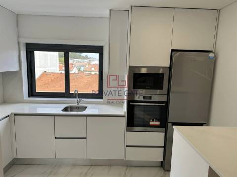 Apartamento T2 Arrendamento em Custóias, Leça do Balio e Guifões,Matosinhos