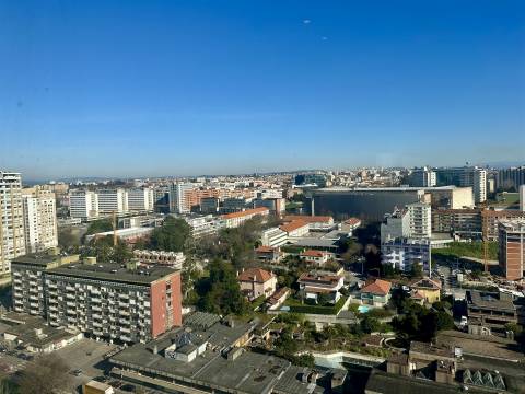 Apartamento T2 Arrendamento em Ramalde,Porto
