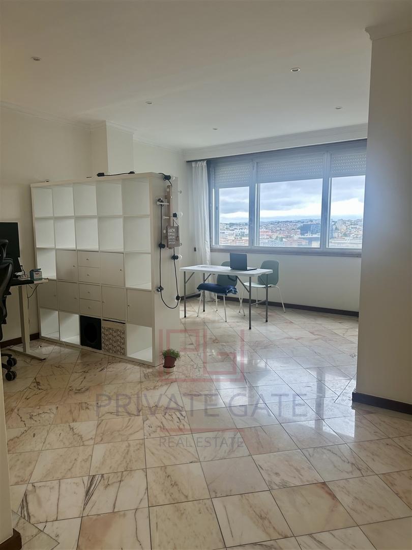 Apartamento T2 Arrendamento em Ramalde,Porto