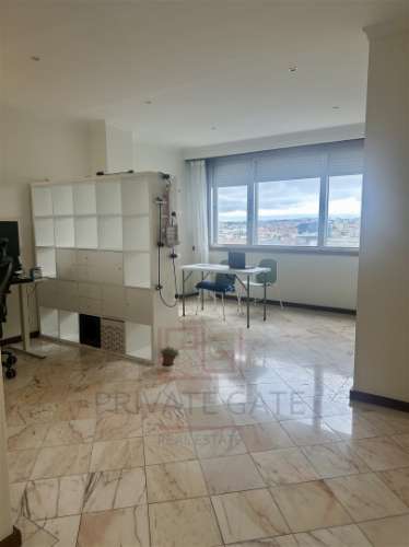 Apartamento T2 Arrendamento em Ramalde,Porto