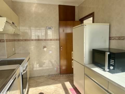 Apartamento T2 Arrendamento em Ramalde,Porto