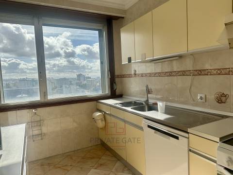 Apartamento T2 Arrendamento em Ramalde,Porto