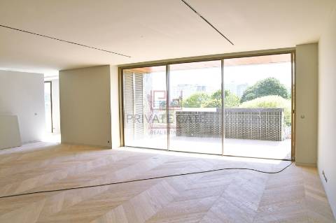 Casal de Passos apartamento T3 com ótimas áreas, numa localização privilegiada na zona de Nevogilde.