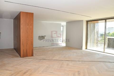 Casal de Passos apartamento T3 com ótimas áreas, numa localização privilegiada na zona de Nevogilde.