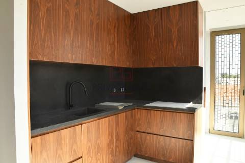 Casal de Passos apartamento T3 com ótimas áreas, numa localização privilegiada na zona de Nevogilde.