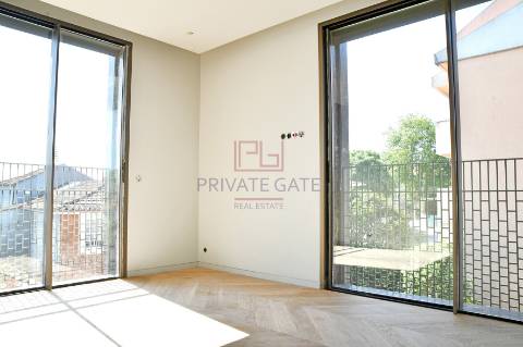 Casal de Passos apartamento T3 com ótimas áreas, numa localização privilegiada na zona de Nevogilde.