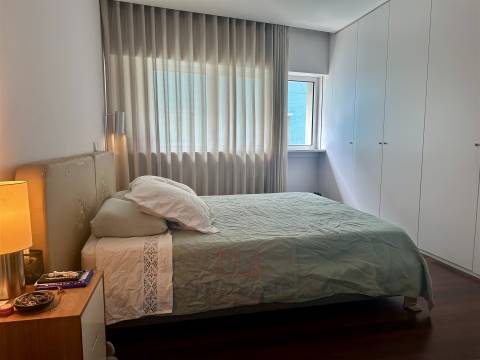 Apartamento T4 Venda em Matosinhos e Leça da Palmeira,Matosinhos